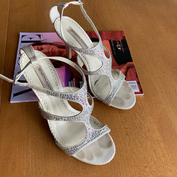 BLING π€© Cream Satin Crystal Embellished Benjamin Adams Heels Size 6.5 Worn 1 x! - Picture 8 of 11